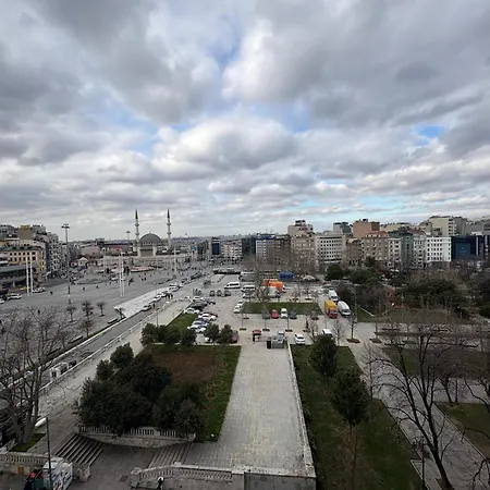 One Bedroom In Taksim Square Gorgeous View